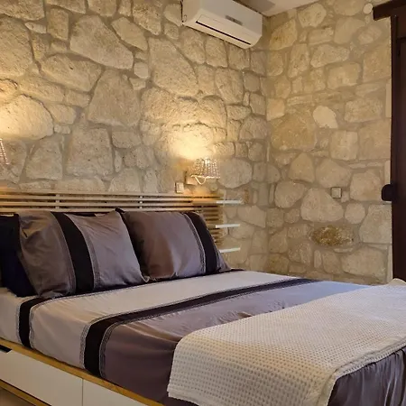 Maria's Stone Heaven Retreat Kalandra