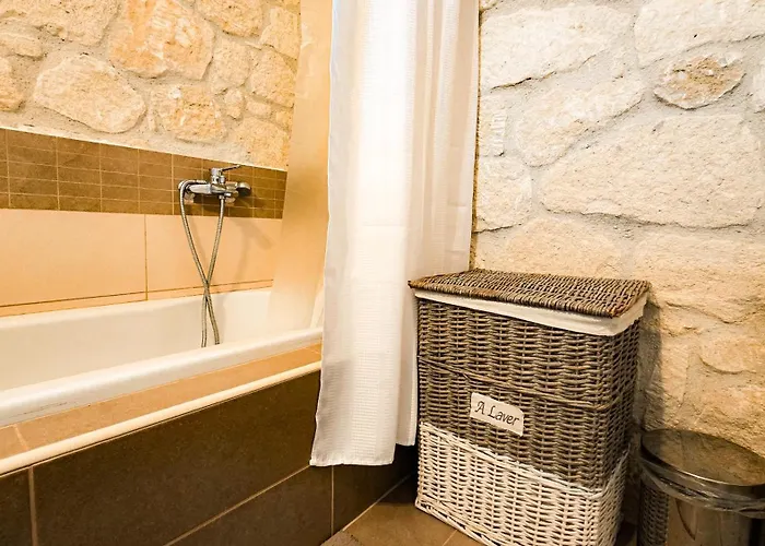 Villa Maria's Stone Heaven Retreat *