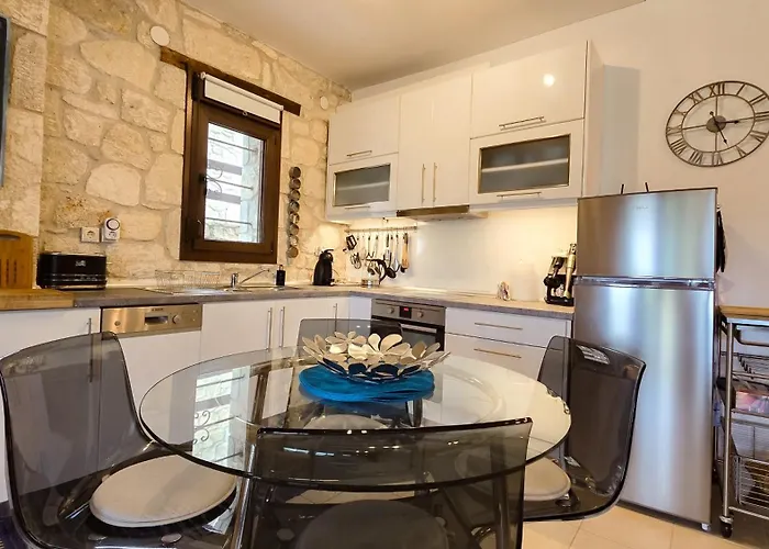 Maria's Stone Heaven Retreat Villa *